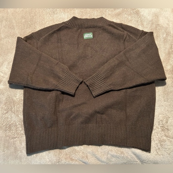 Daily Drills Oversized V-Neck Sweater - Coco Brown Size M/L - Picture 3 of 8